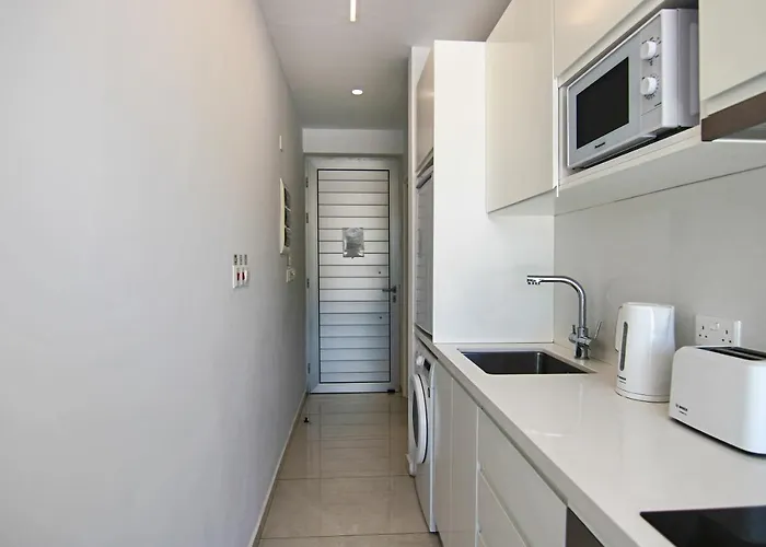 Phaedrus Living - Seaside Luxury Flat Harbour 110 *