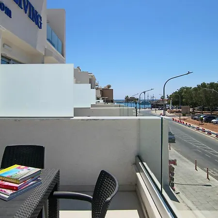 Phaedrus Living - Seaside Luxury Flat Harbour 110